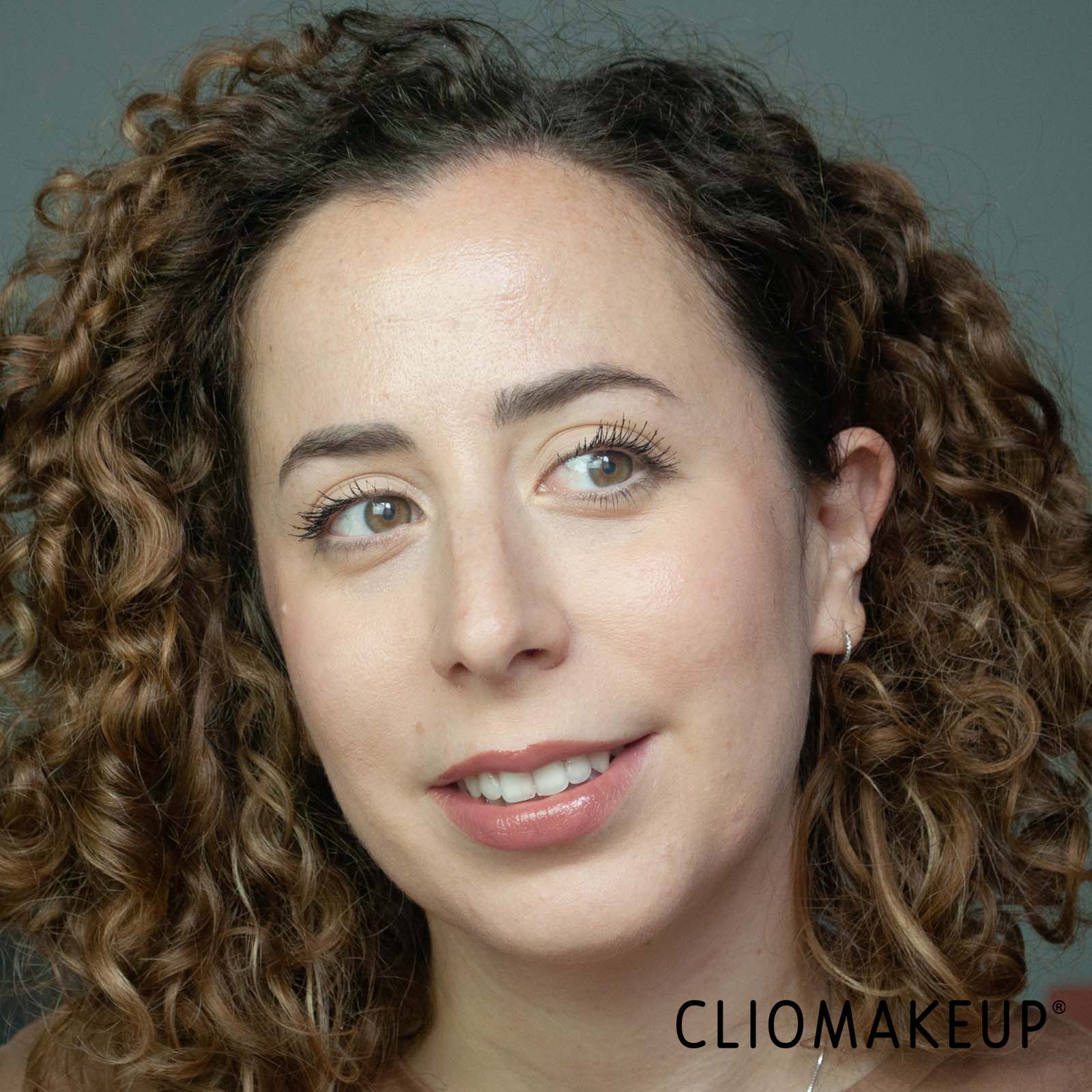 recensione-gloss-fenty-beauty-gloss-bomb-stix-make-up-completo