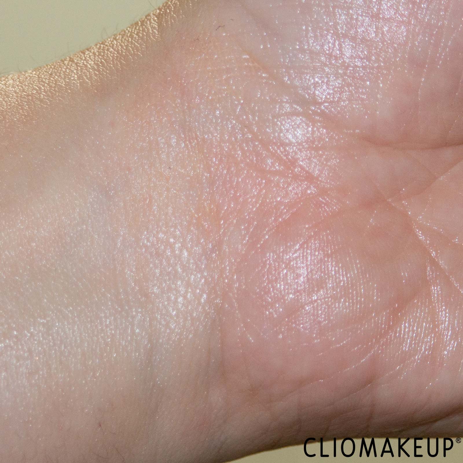 recensione-olio-corpo-nuxe-huile-prodigieuse-olio-swatch-braccio