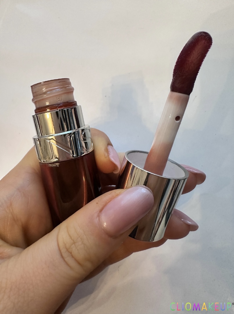 top-team-settembre-2024-olio-labbra-clarins-aperto