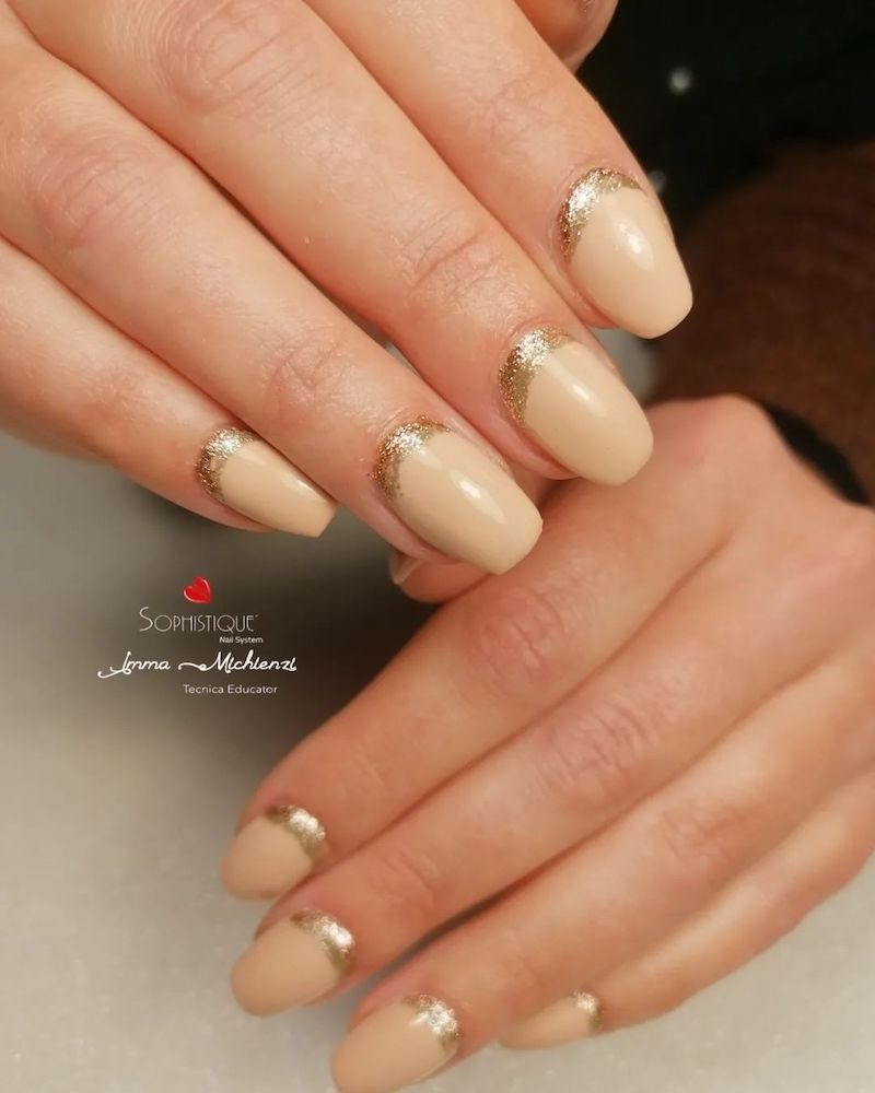 unghie-color-crema-french-oro