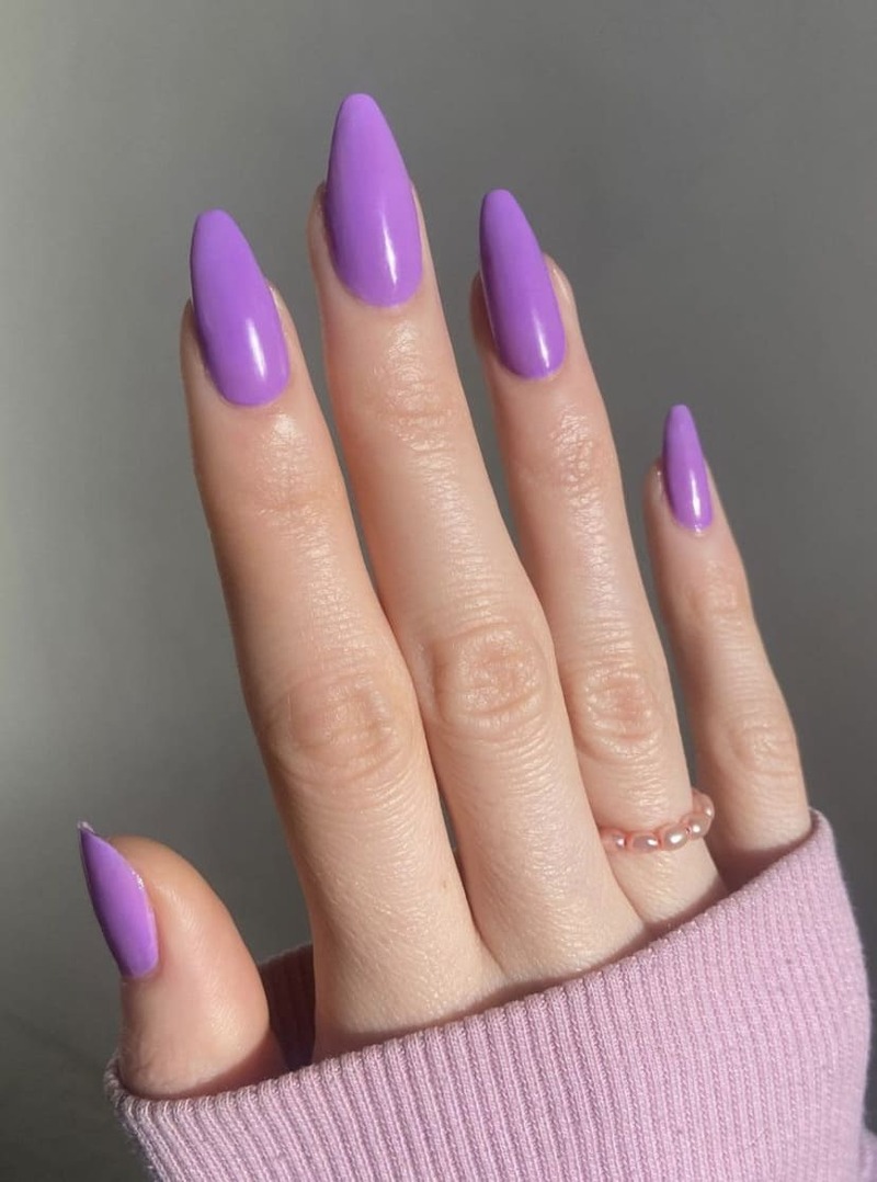 unghie-viola-elettrico