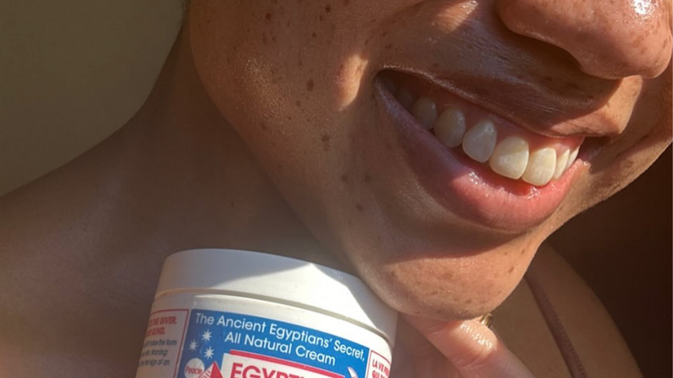 come-usare-crema-egyptian-magic-utilizzi-prodotto-naturale-cura-viso