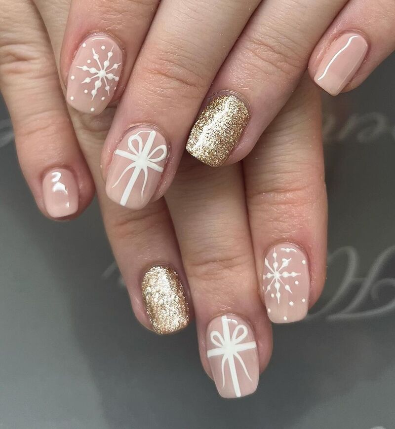 nail-art-natale-oro-bianco