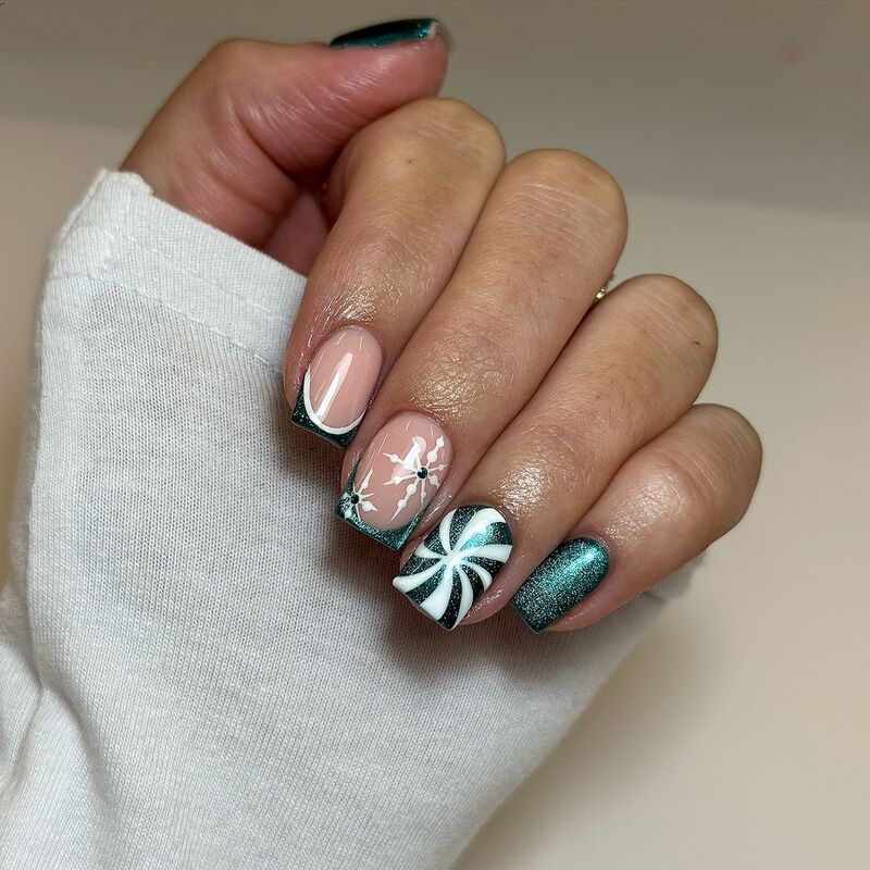 nail-art-natale-verde-glitter