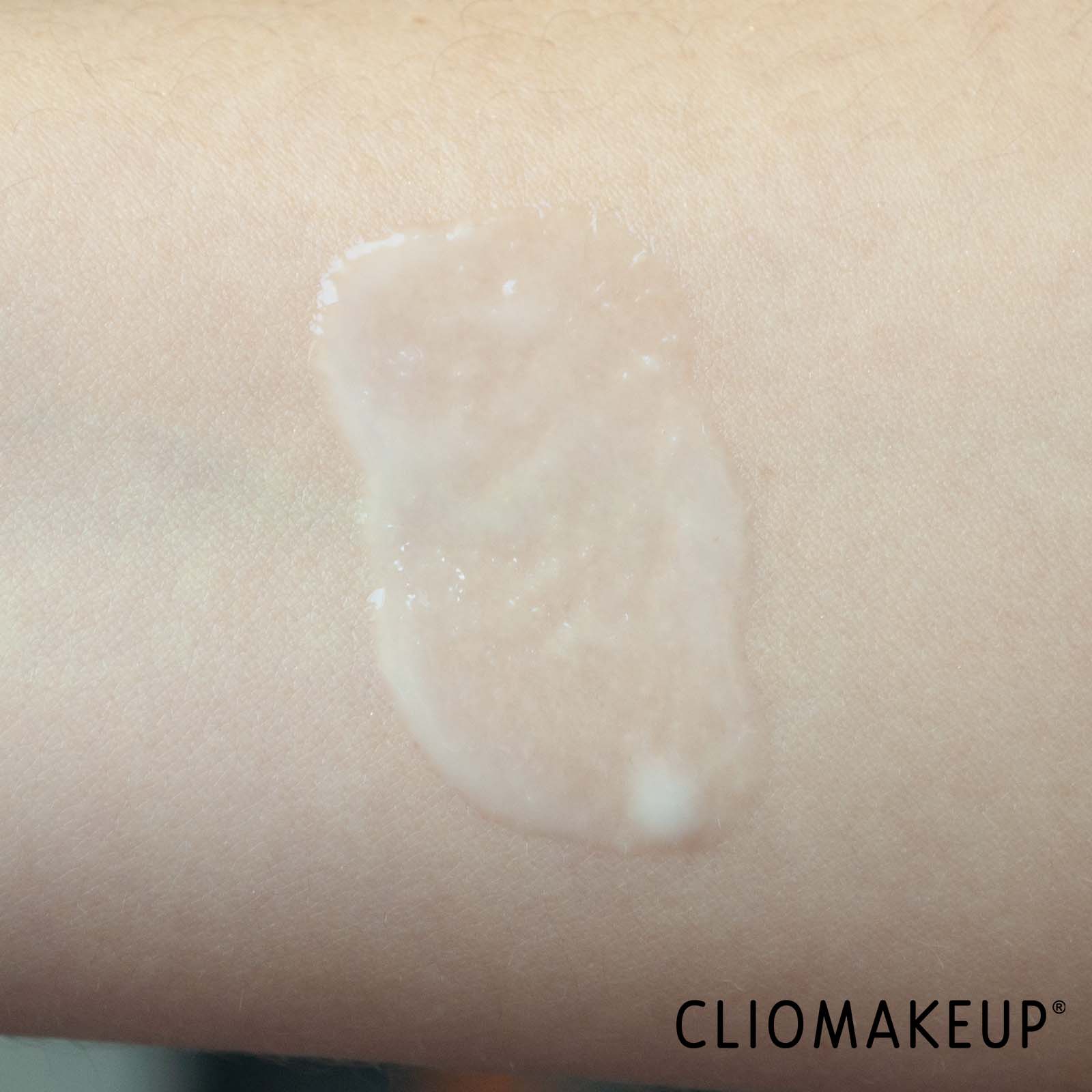 recensione-siero-viso-e-corpo-the-ordinary-niacinamide-face-and-body-emulsiontexture