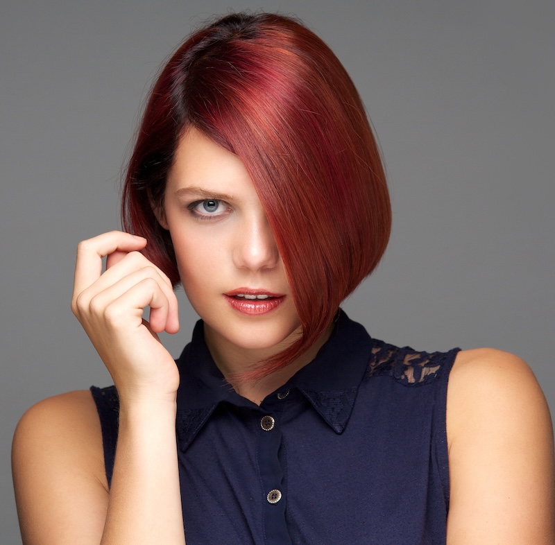 tagli-capelli-corti-rossi-caschetto-liscio