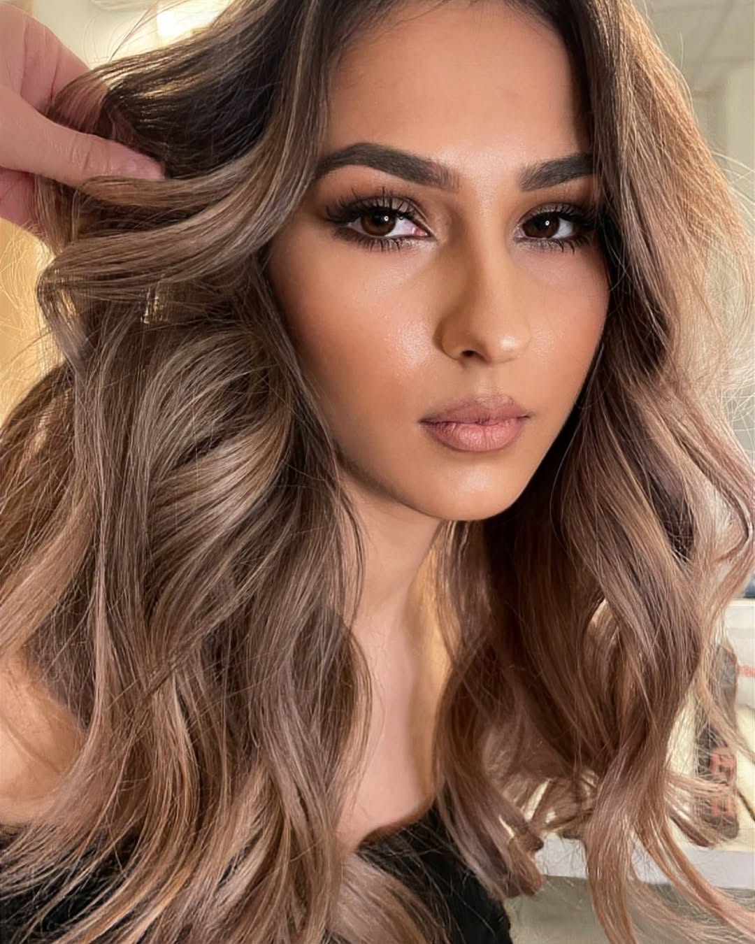 colori-capelli-2025-mocha-mousse
