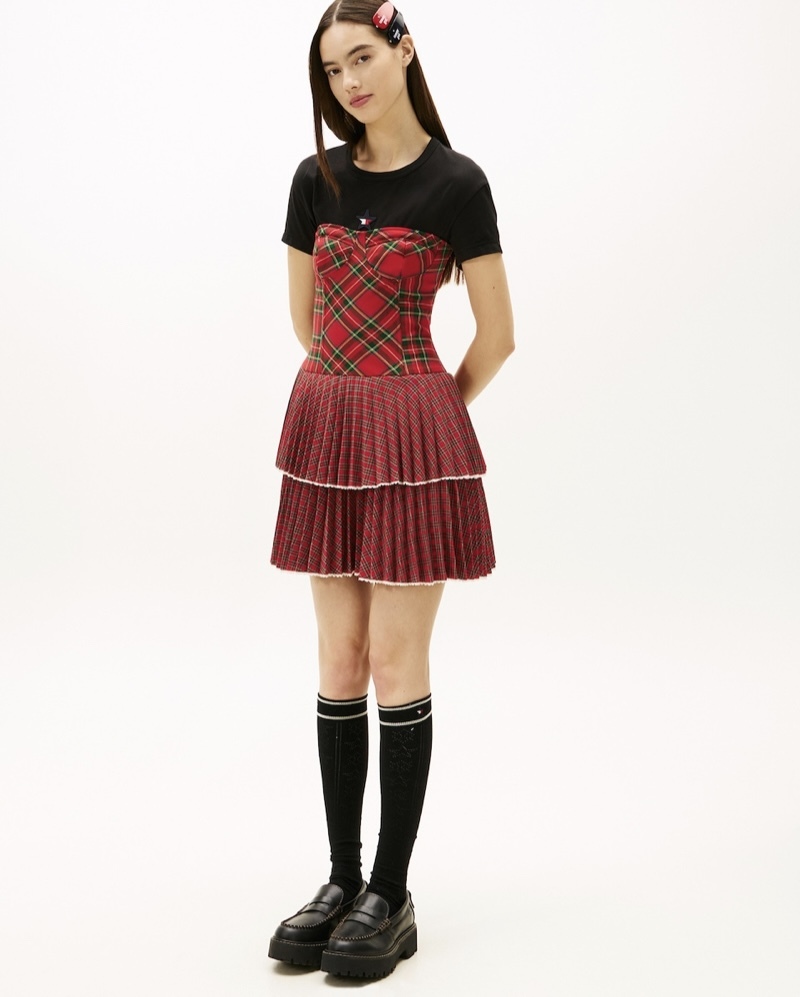 look-feste-natalizie-tartan-tommy-jeans-abito