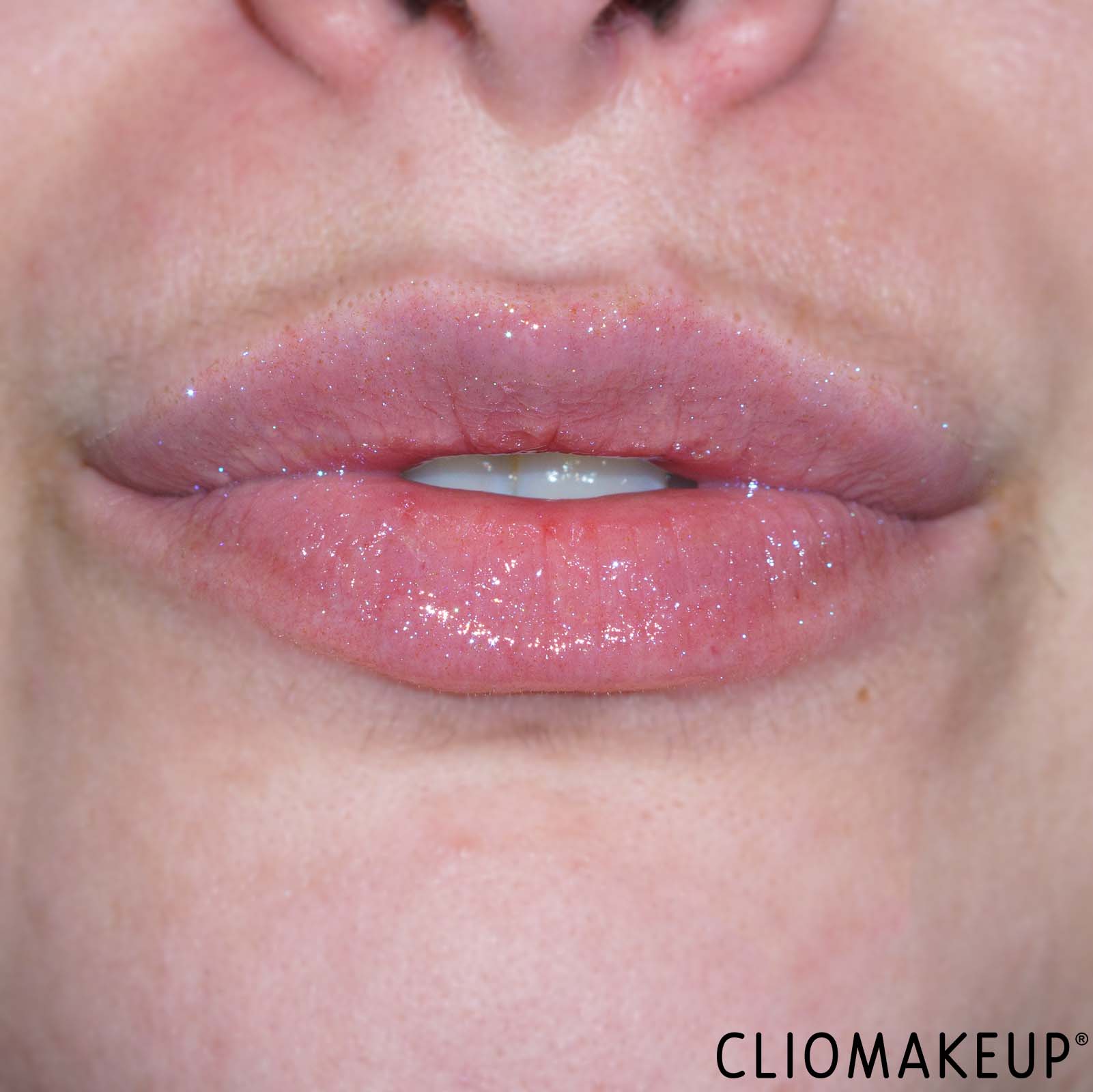 recensione-olio-labbra-kiko-3d-lip-oil-applicazione