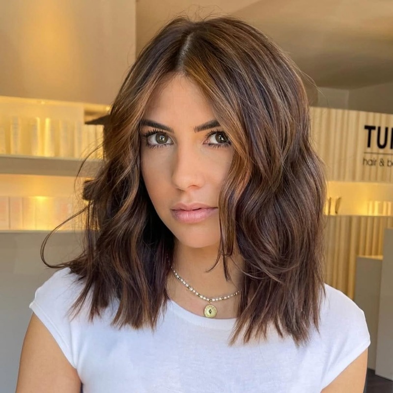 tagli-capelli-collo-lungo-bob-spalle