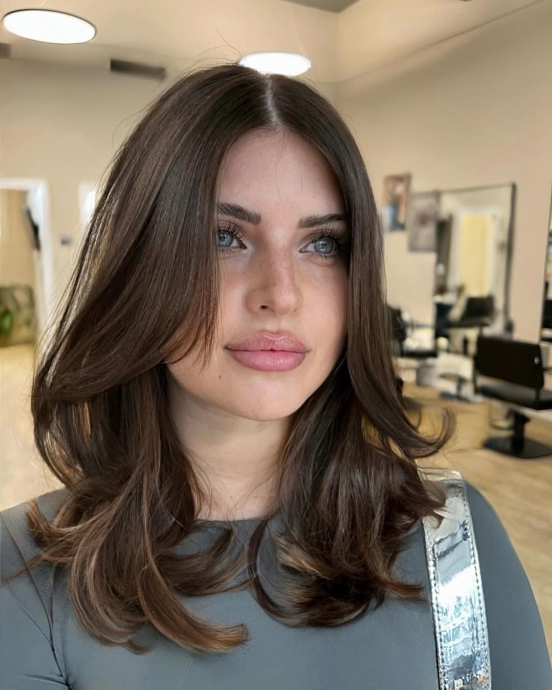 tagli-capelli-dicembre-2024-butterfly-cut-medio