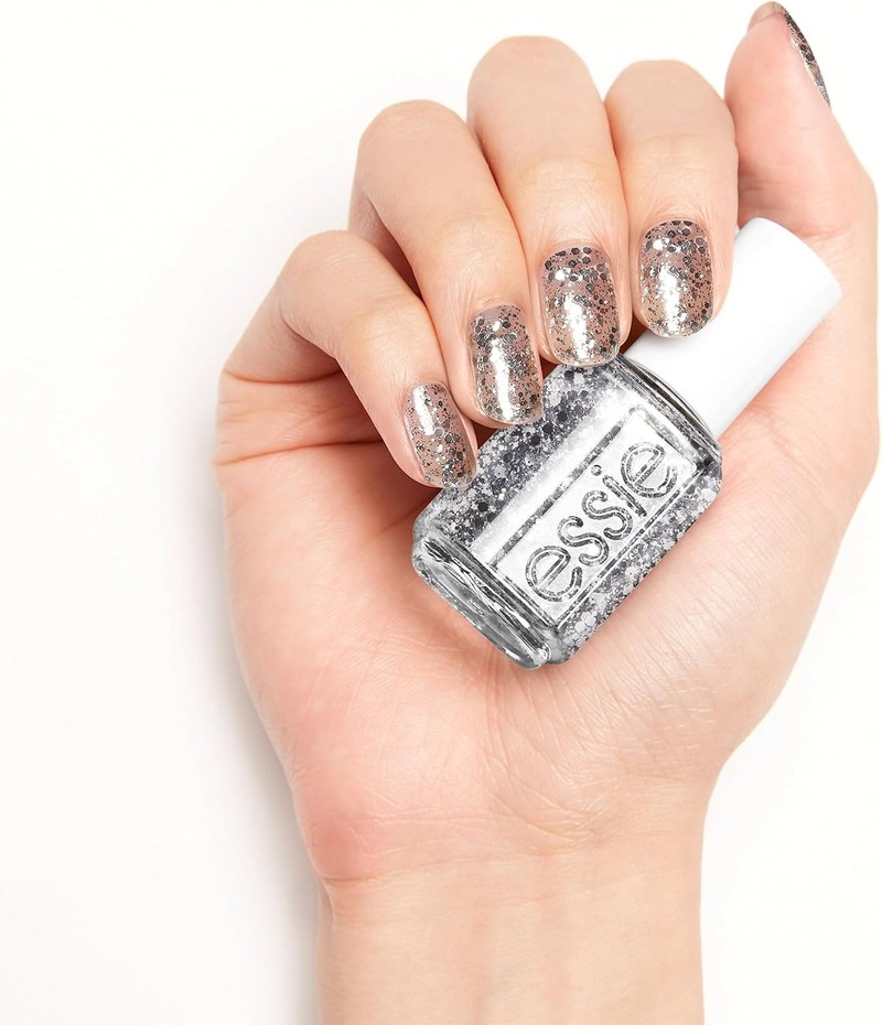 unghie-capodanno-smalto-essie-set-in-stone