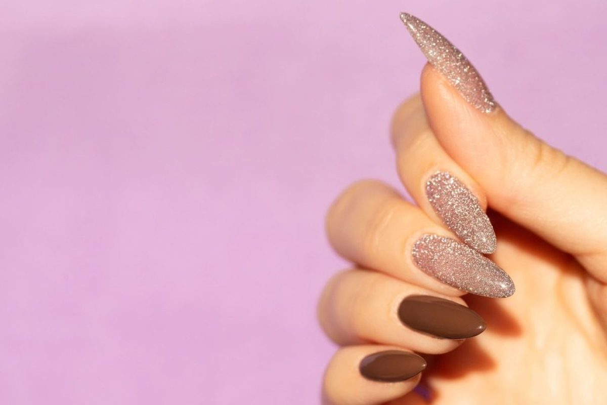 unghie-effetto-zucchero-glitter