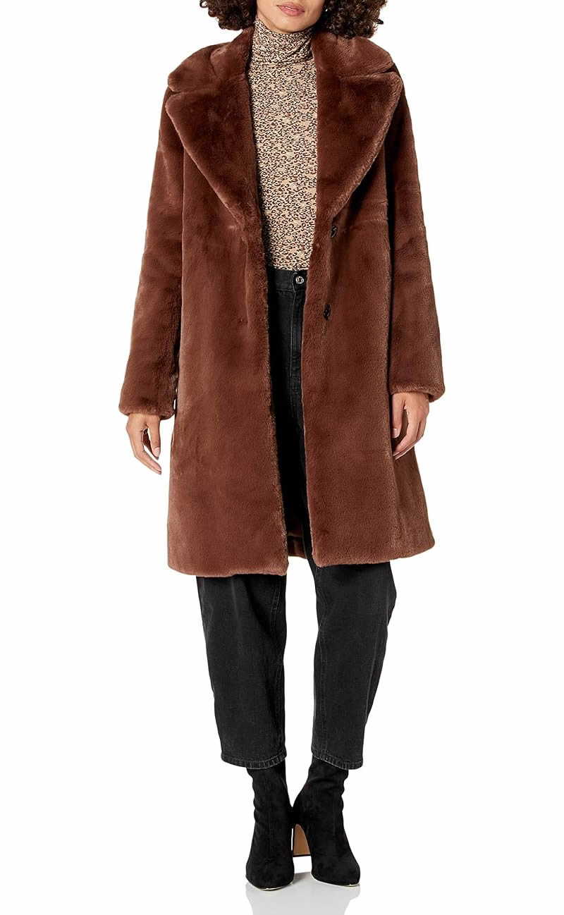 cappotto-marrone-inverno-2025-pelliccia