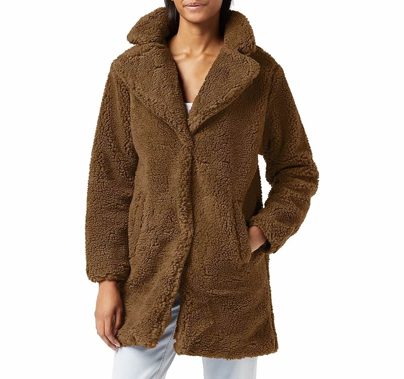 cappotto-marrone-inverno-2025-sherpa
