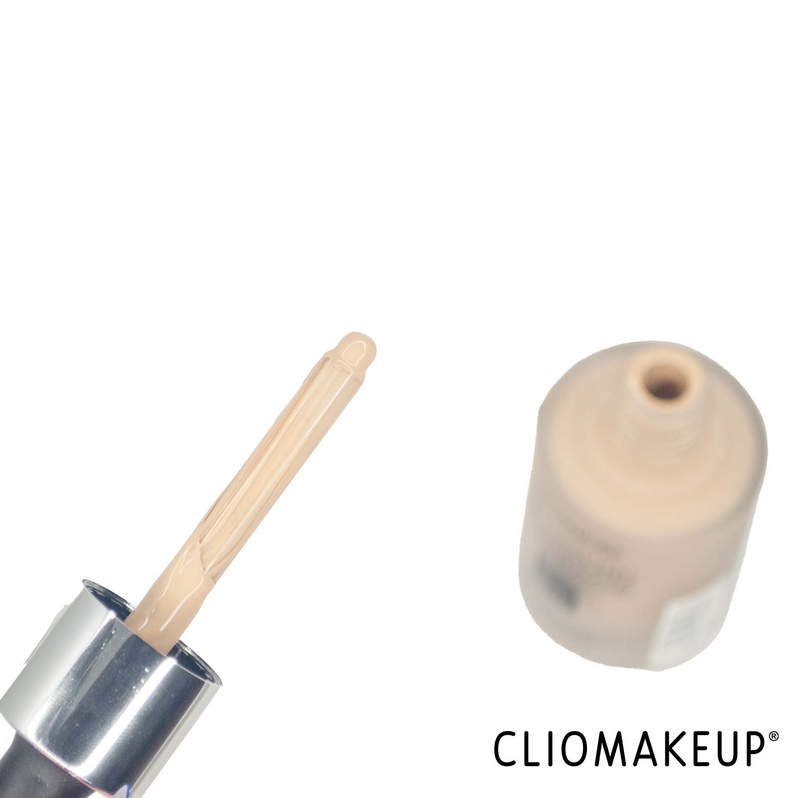 recensione-fondotinta-catrice-hd-liquid-coverage-foundation-applicatore