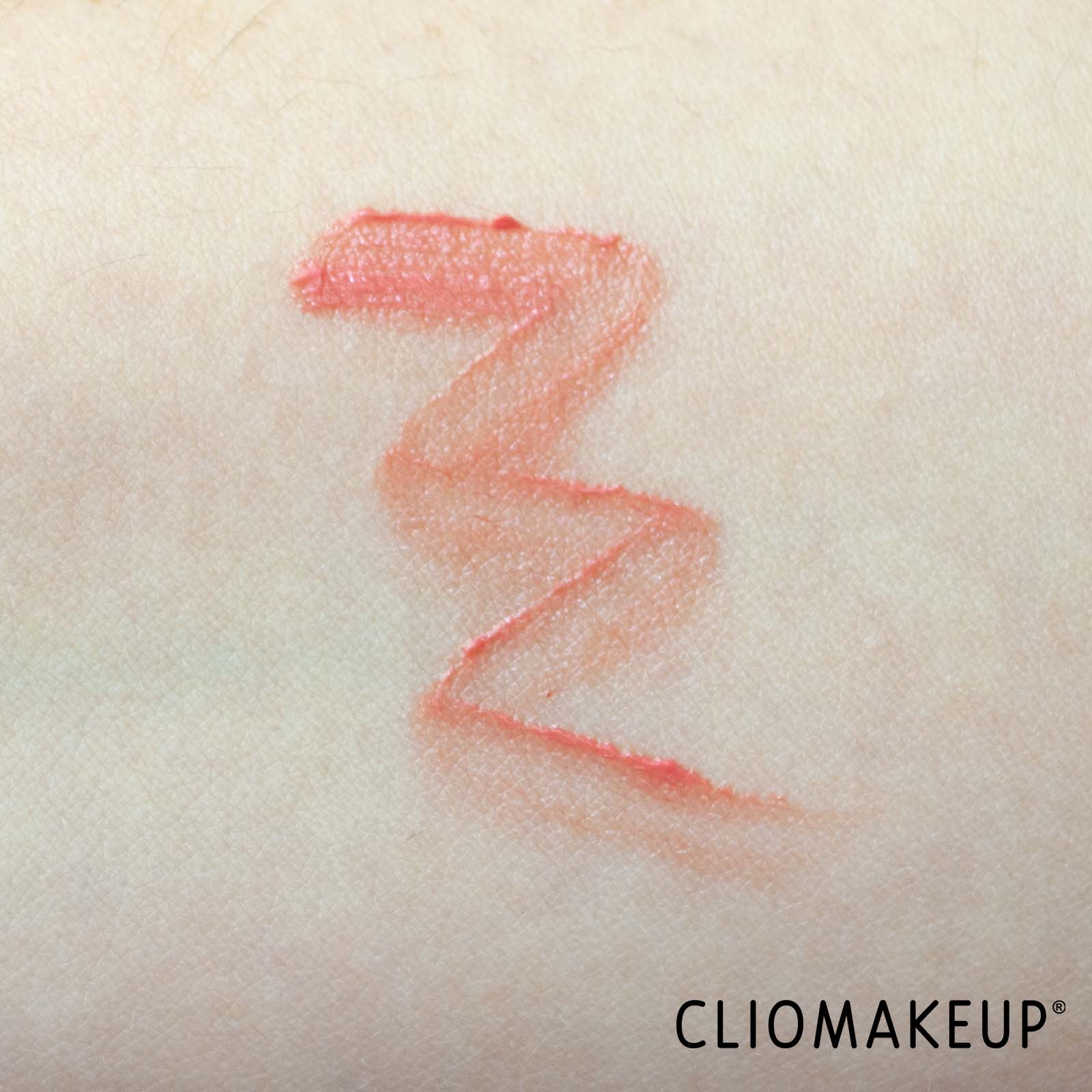 recensione-tinta-labbra-e-guance-benefit-splashtint-moisturizing-dewy-lip-tint-swatch