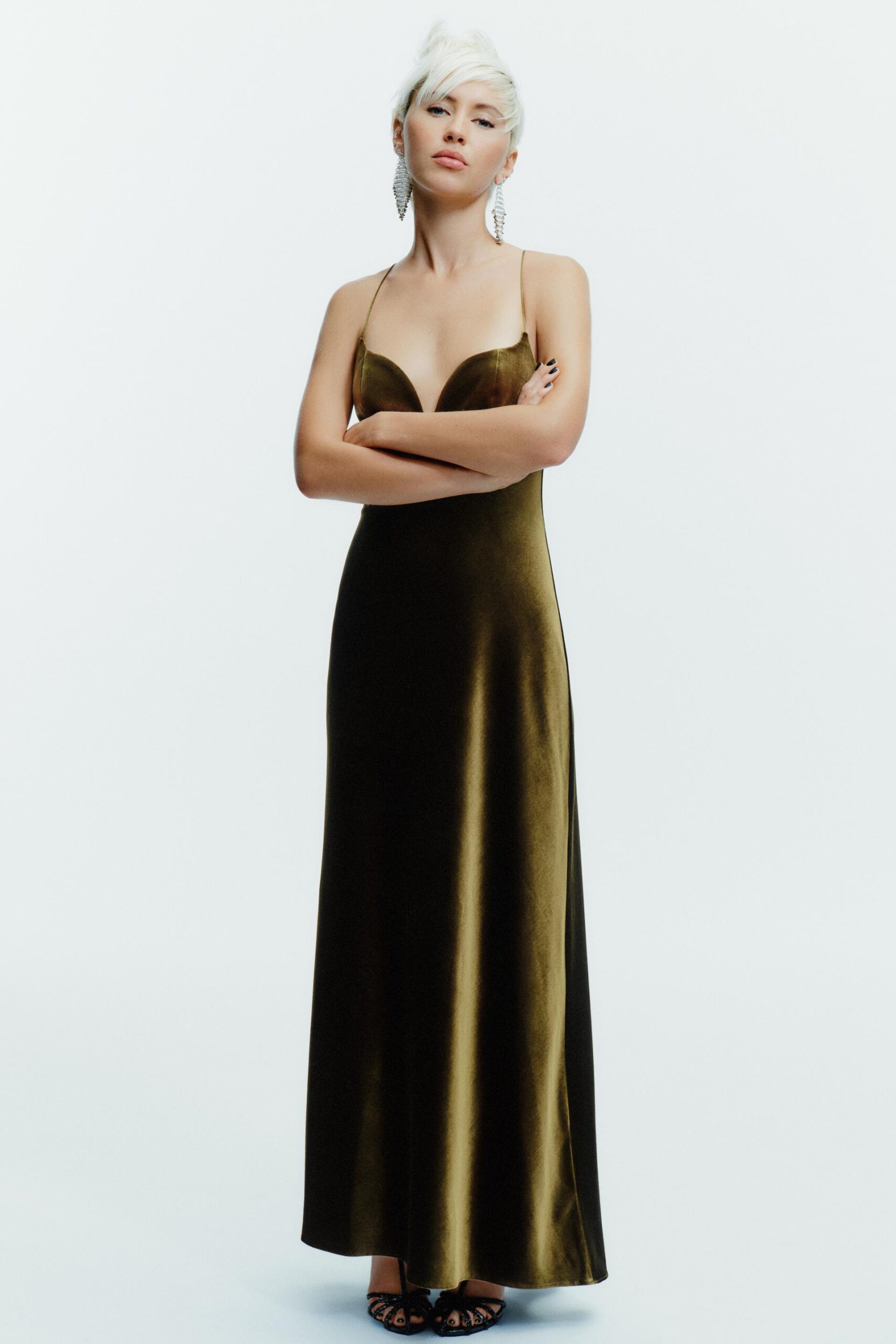 saldi-invernali-zara-vestito-velluto