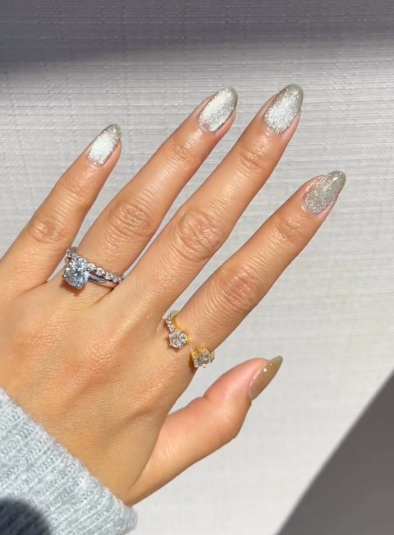 unghie-a-mandorla-corte-aura