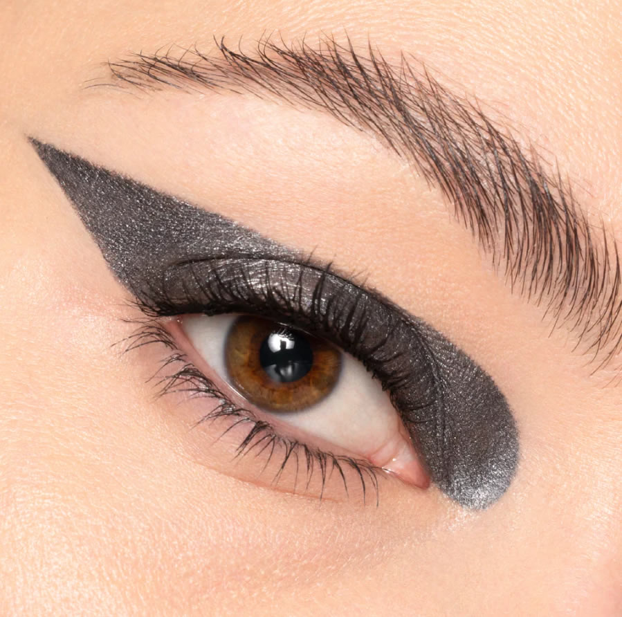 matita-occhi-grigia-cliomakeup-trucco