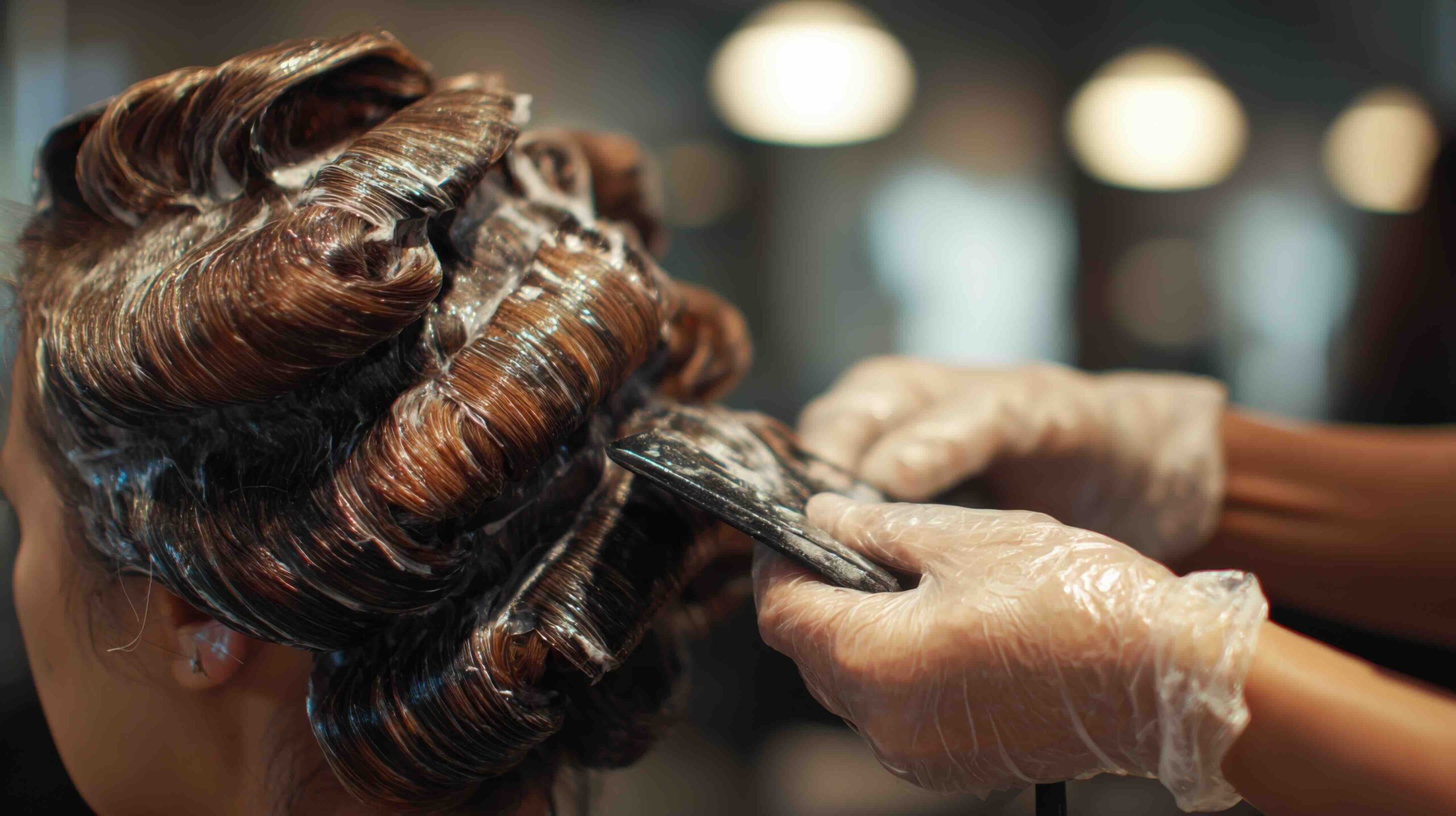 permanente-capelli-mossi-come-fare