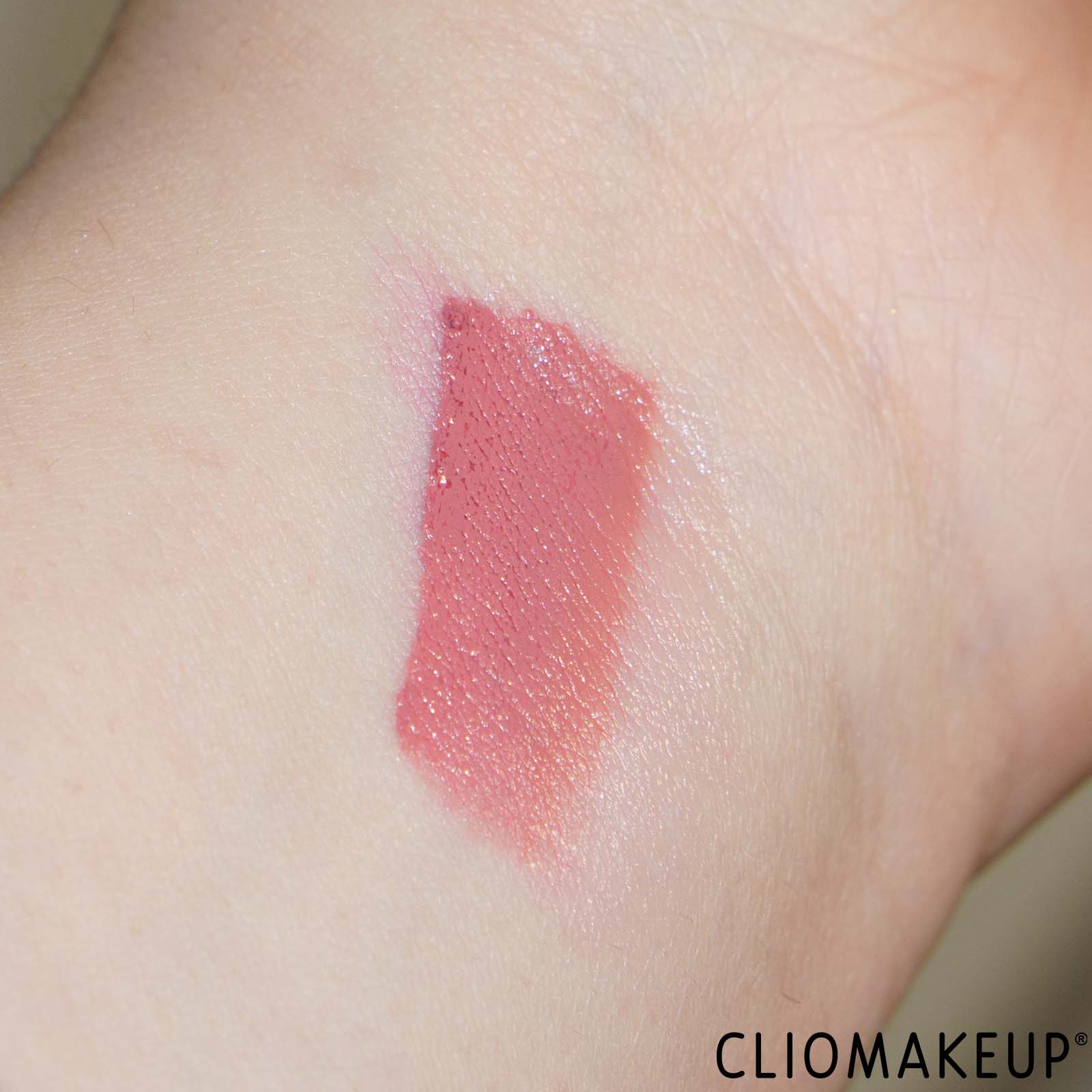 recensione-blush-essence-cheeky-love-blush-liquido-swatch