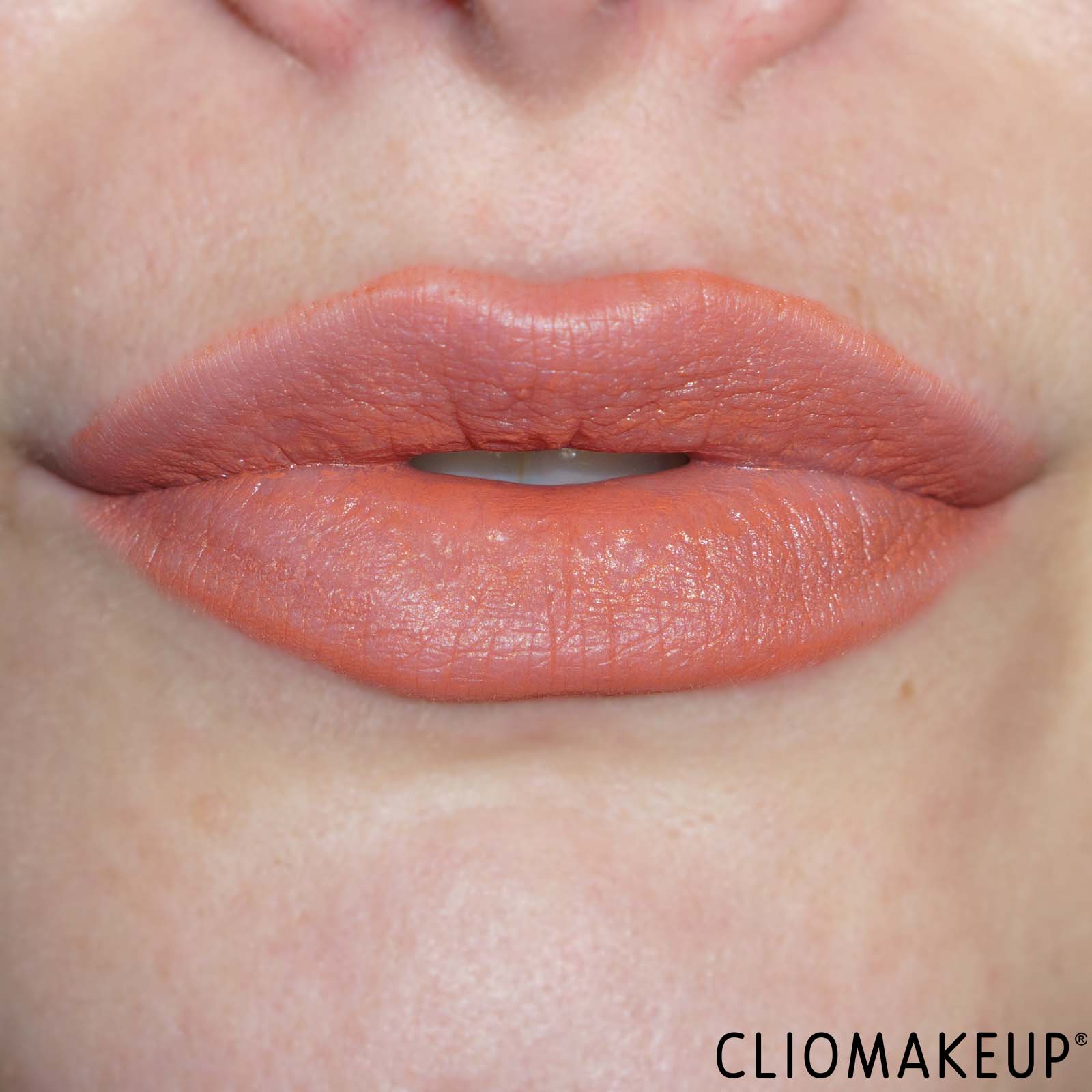 recensione-correttore-elf-camo-color-corrector-blu-rossetto-caldo