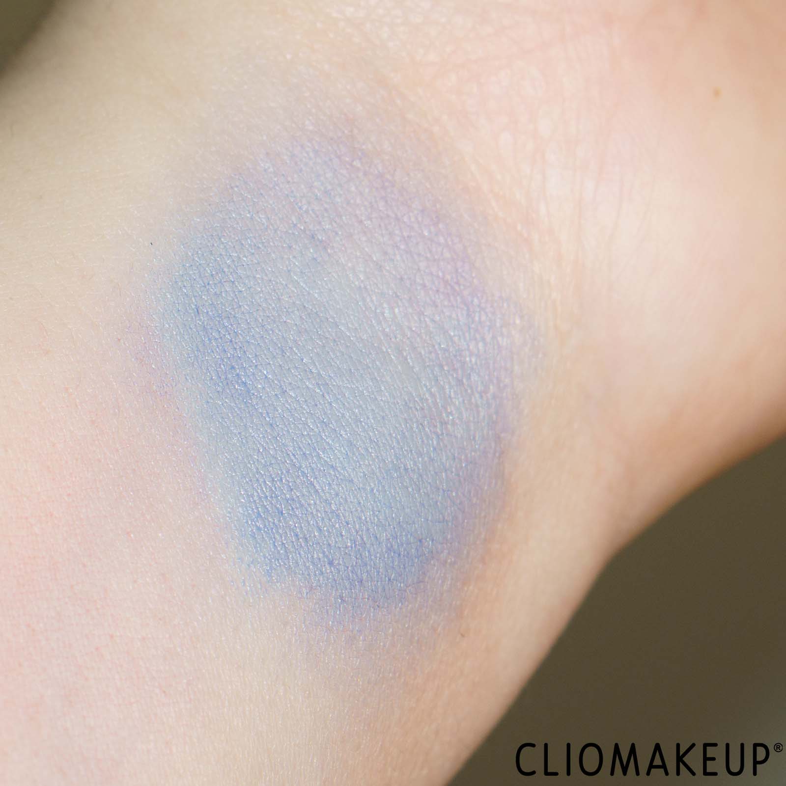 recensione-correttore-elf-camo-color-corrector-blu-swatch-braccio