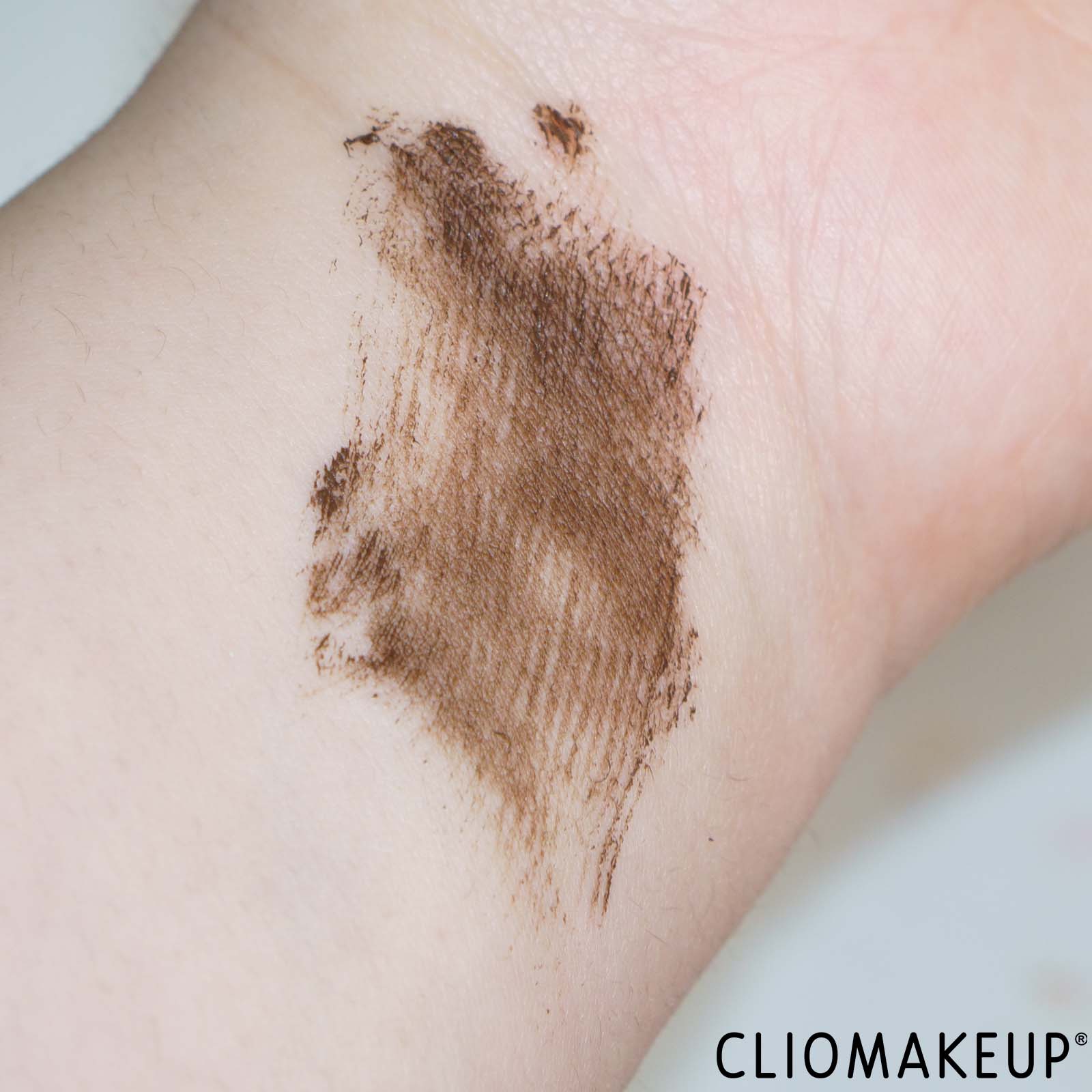 recensione-mascara-essence-lash-without-limits-brown-swatch