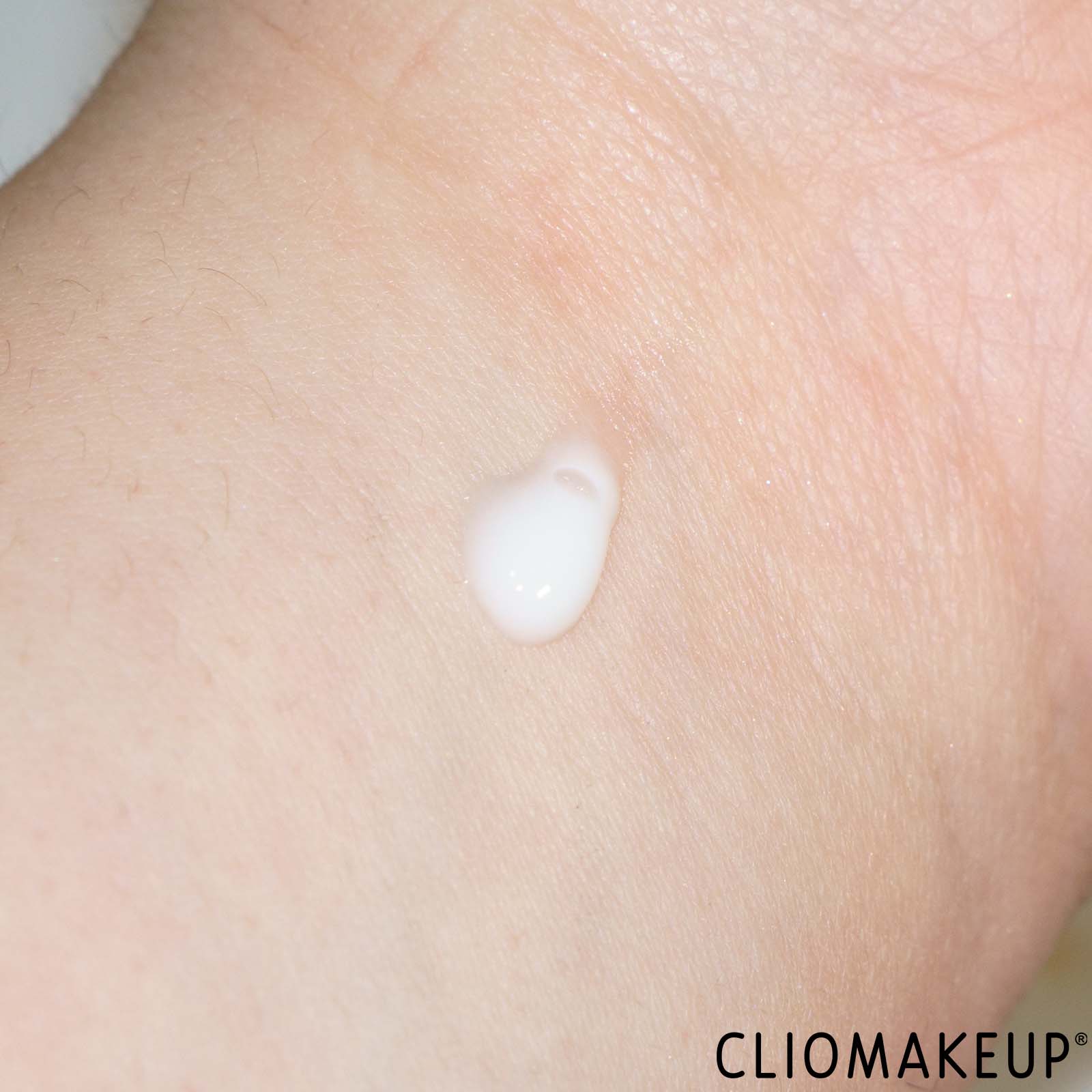 recensione-primer-nyx-the-face-glue-primer-swatch