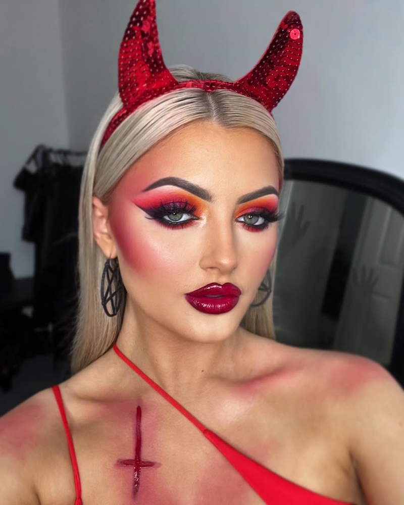 trucco-diavoletta-labbra-glossate