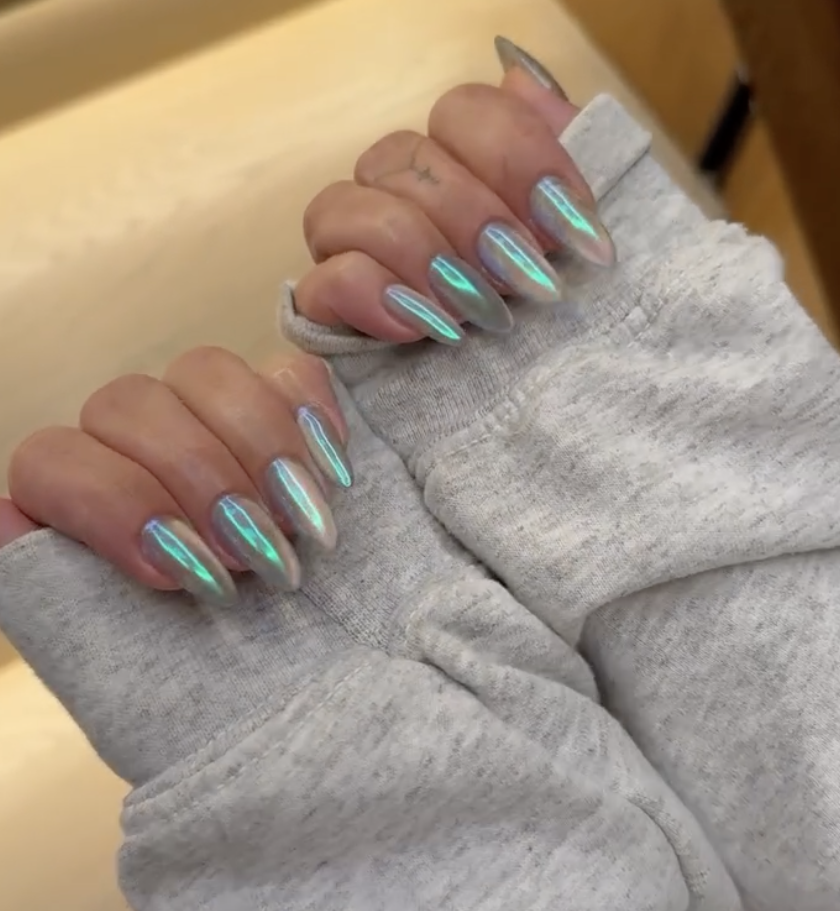 unghie-marzo-2025-nailsbyzola-vanessa-hudgens