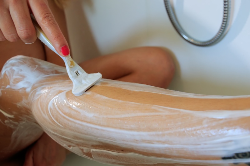 come-usare-acqua-termale-la-roche-posay-depilazione