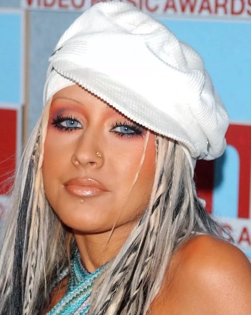 concealer-lips-christina-aguilera