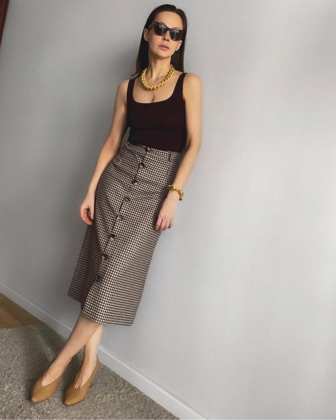 decollete-mandorla-gonna