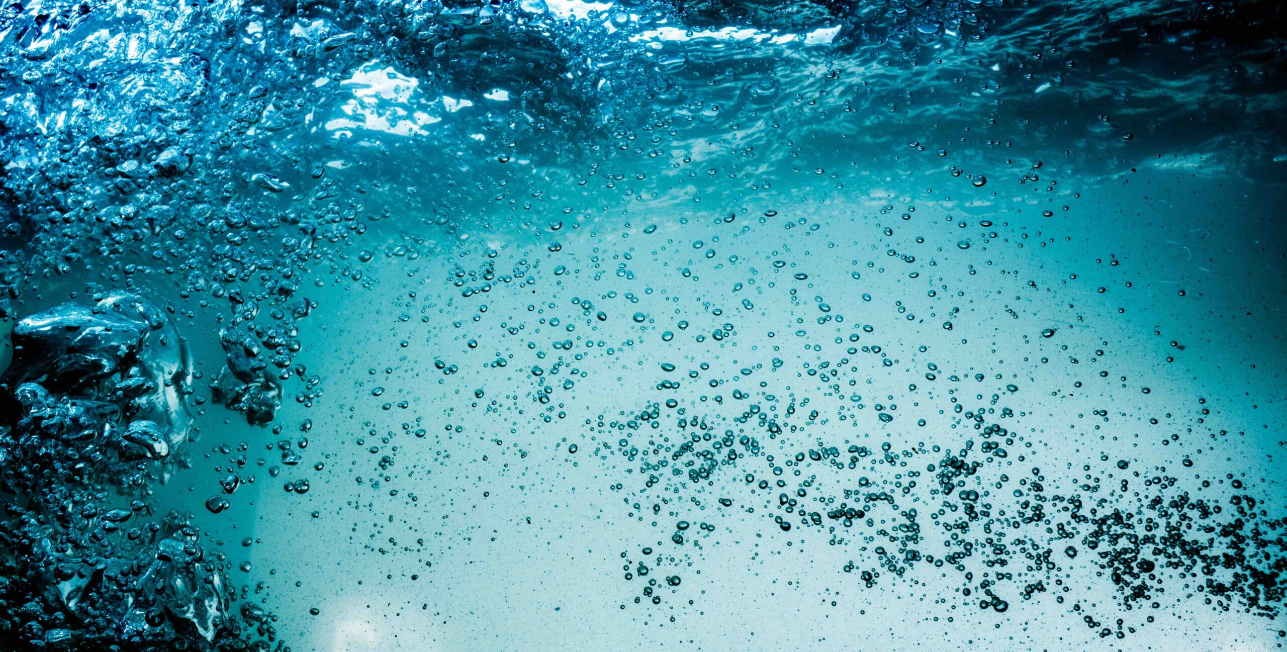 elemento-acqua-mare-bollicine-onde