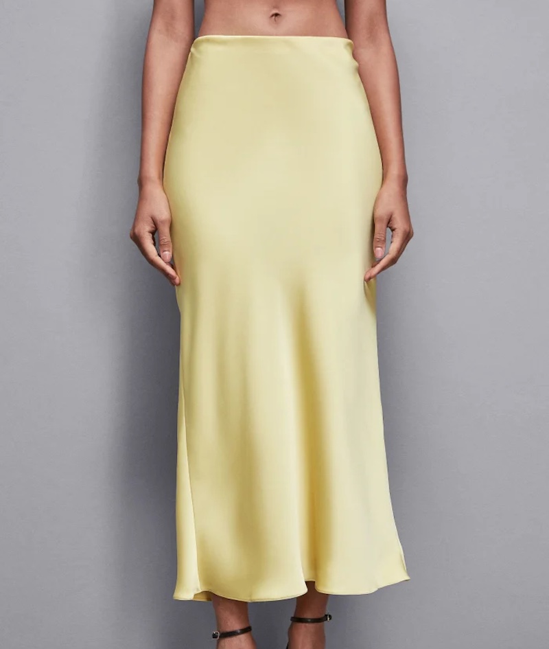 giallo-burro-colore-moda-primavera-2025-gonna