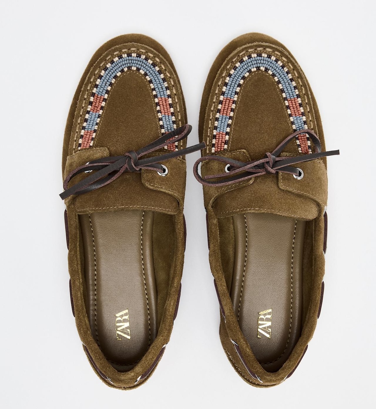 mocassini-primavera-2025-scamosciato-ricamati-zara