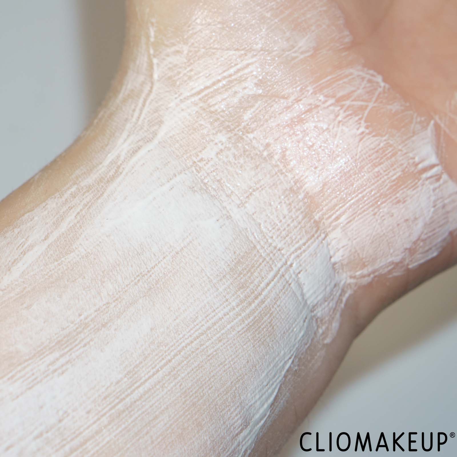 recensione-detergente-viso-avon-anew-gentle-cleansing-cream-swatch-braccio