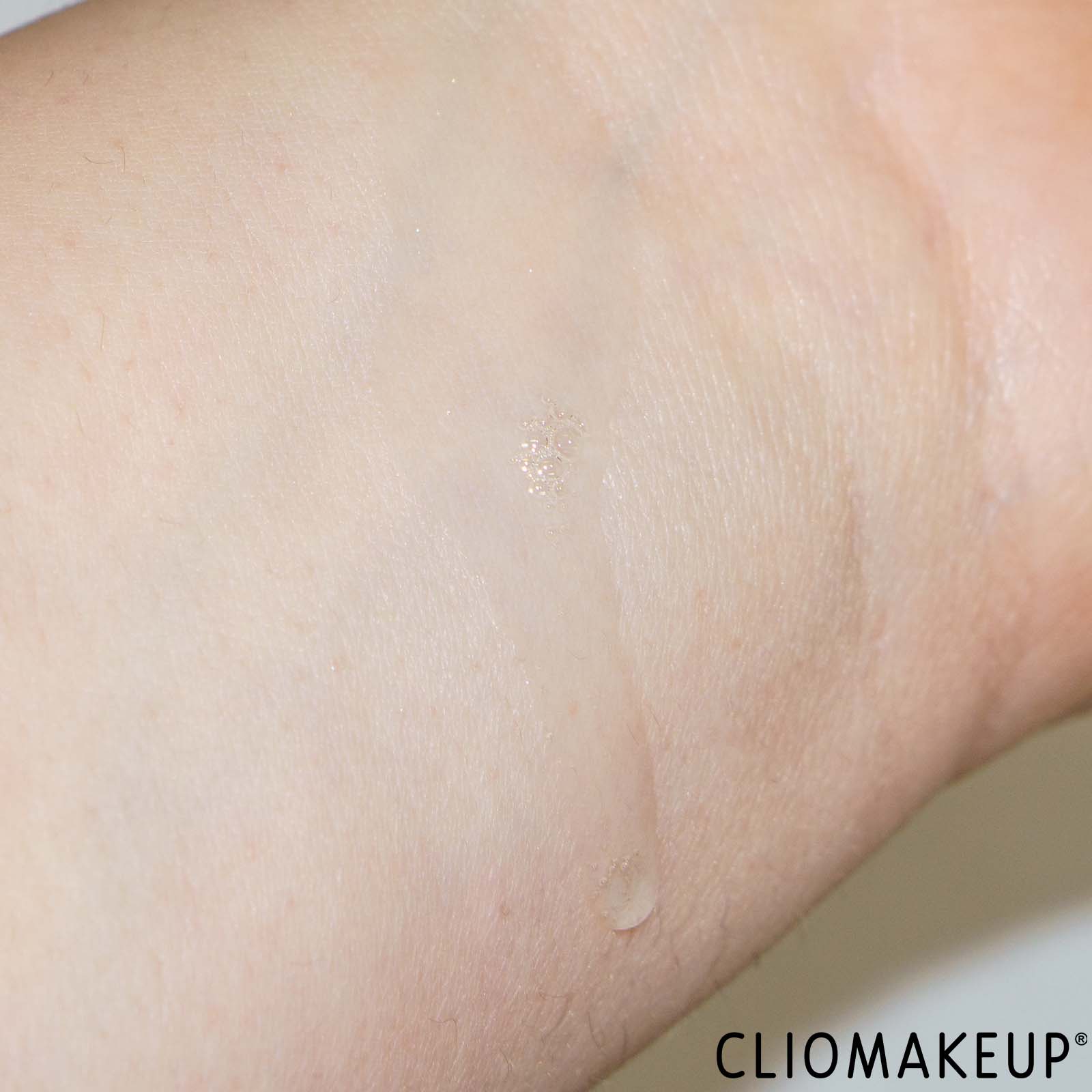 recensione-struccante-in-olio-viso-nuxe-very-rose-delicate-cleansing-oil-swatch