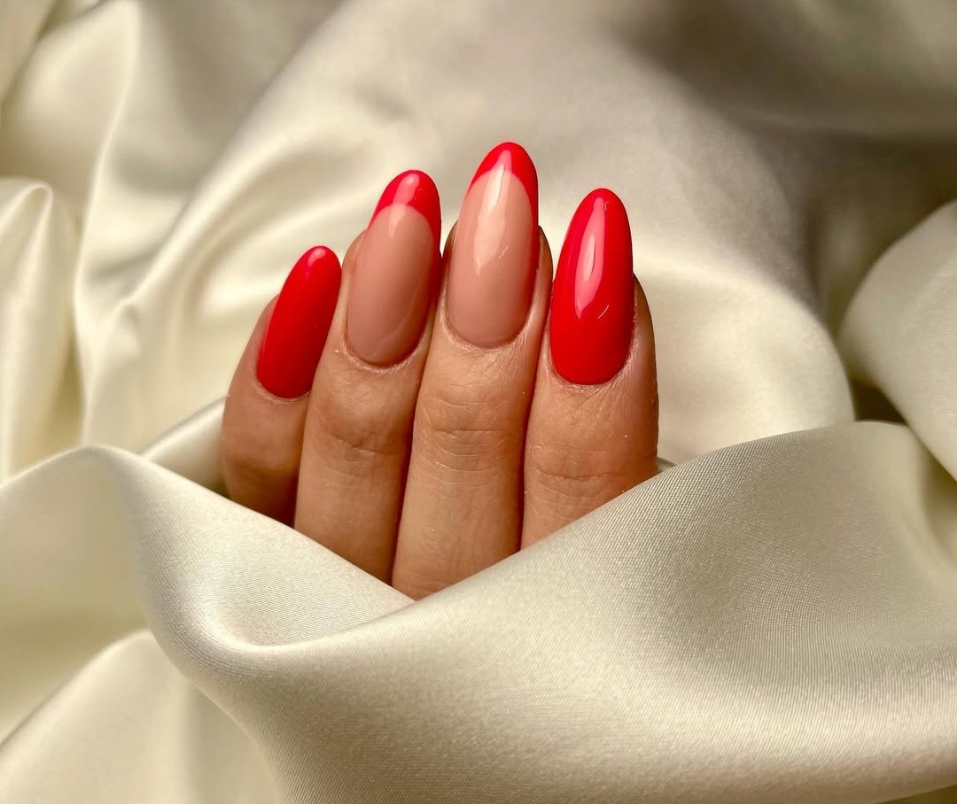 smalto-rosso-corallo-french-manicure