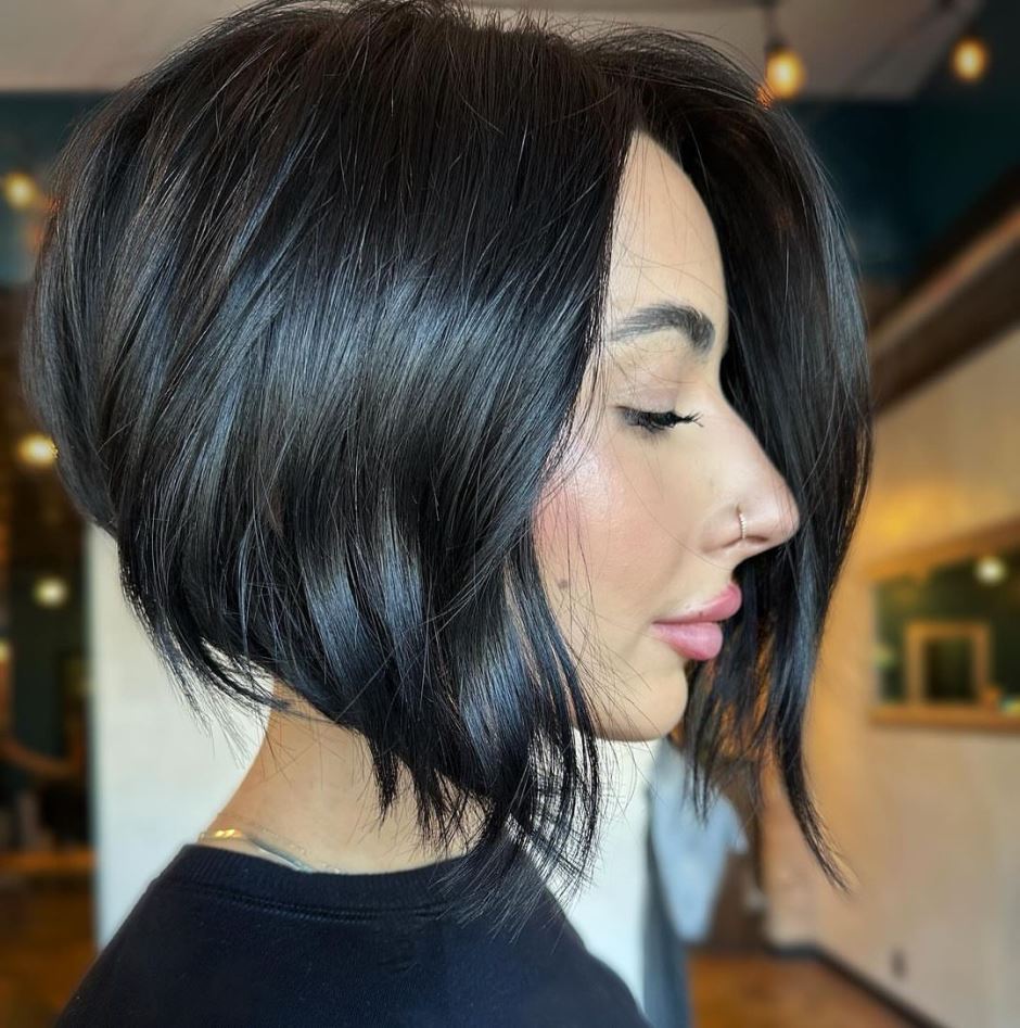 tagli-capelli-cambio-stagione-asimmetrico