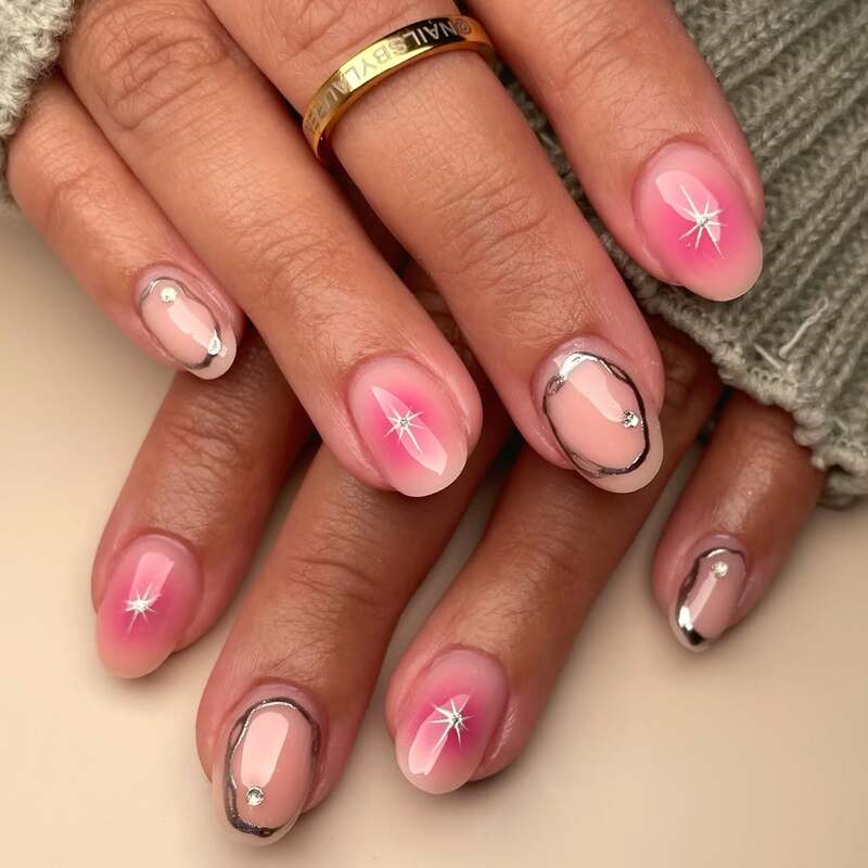 unghie-corte-primavera-2025-nail-art-sfumata
