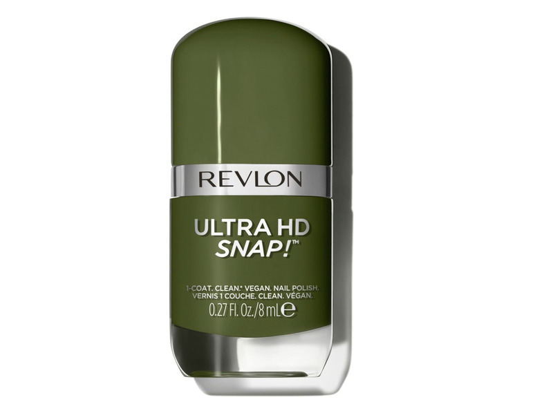 unghie-corte-primavera-2025-smalto-revlon-ultra-hd-snap-commander-in-chief