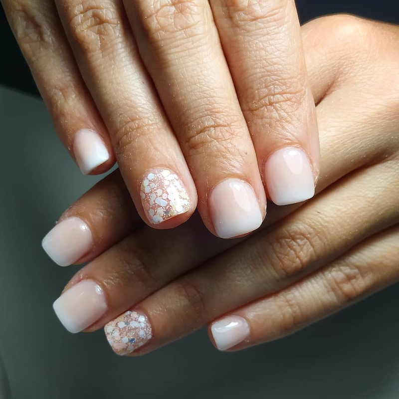 baby-boomer-unghie-corte-nail-art