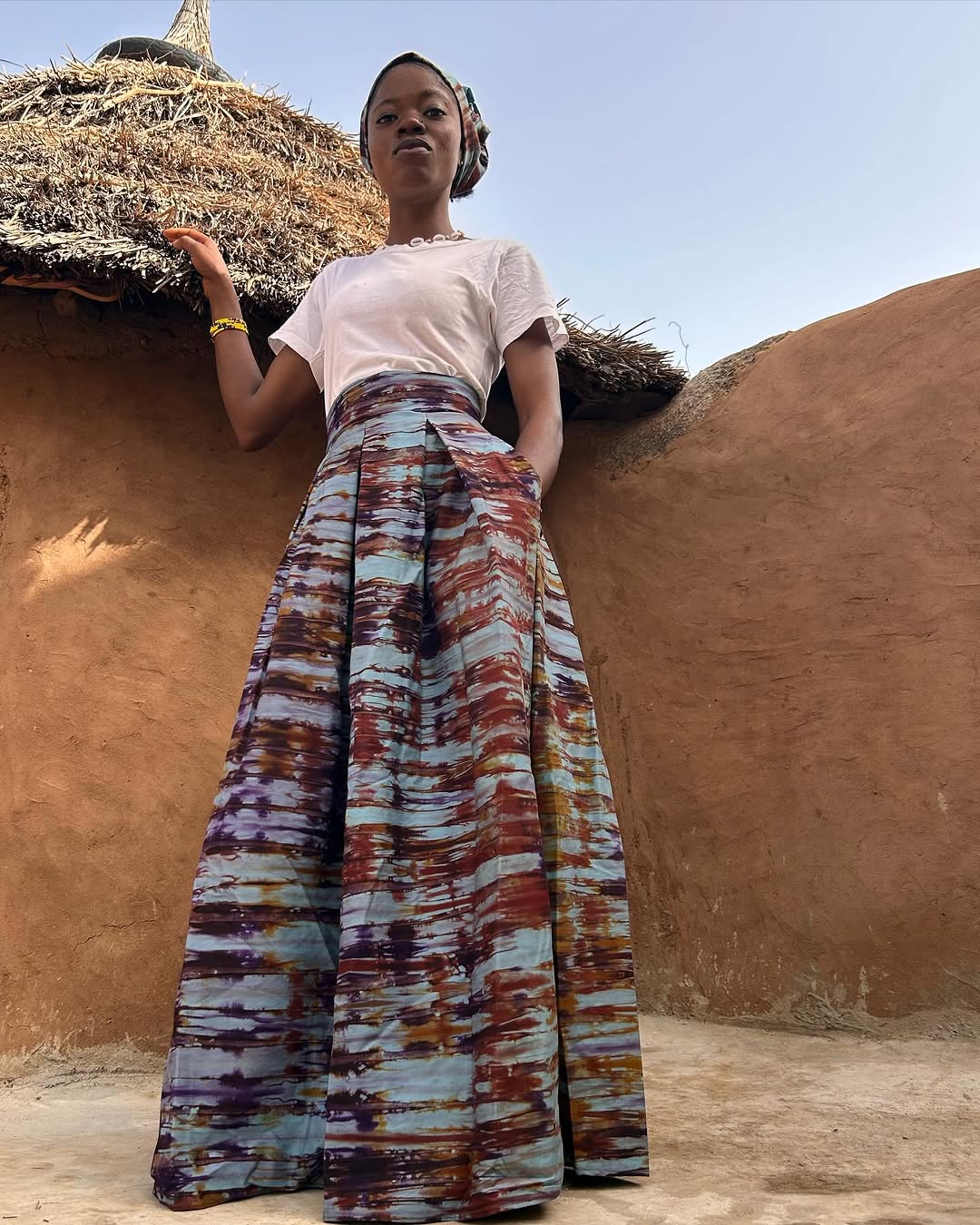 come-indossare-gonna-lunga-afro