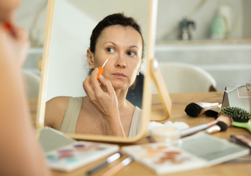 correttore-prima-dopo-fondotinta-specchio