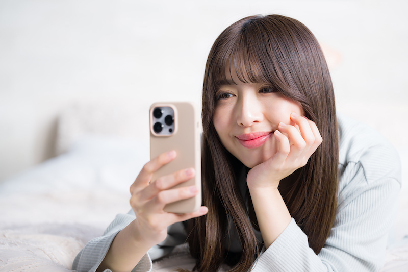 intelligenza-artificiale-taglio-di-capelli-smartphone