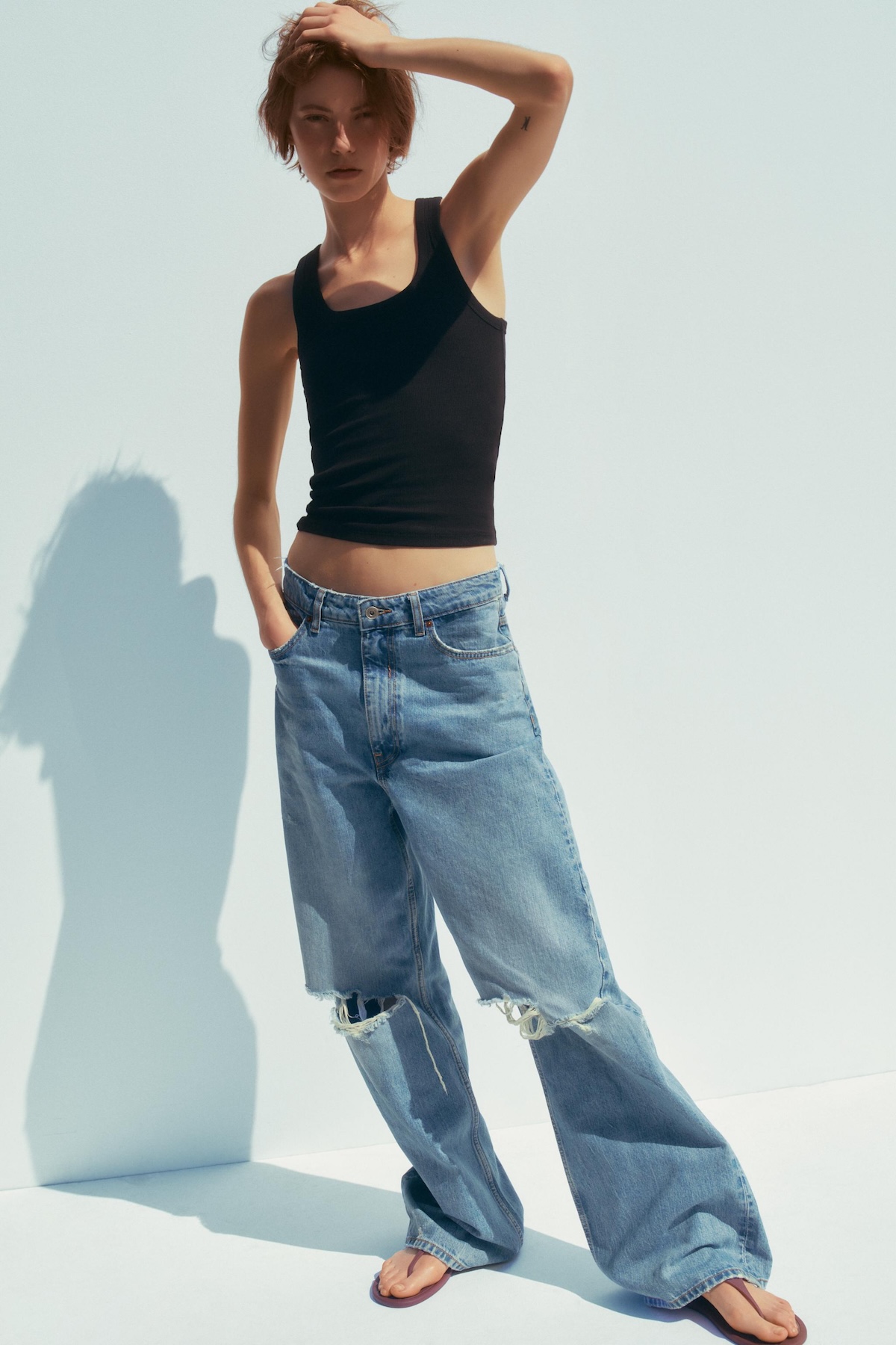 jeans-baggy-zara-primavera-2025-strappi