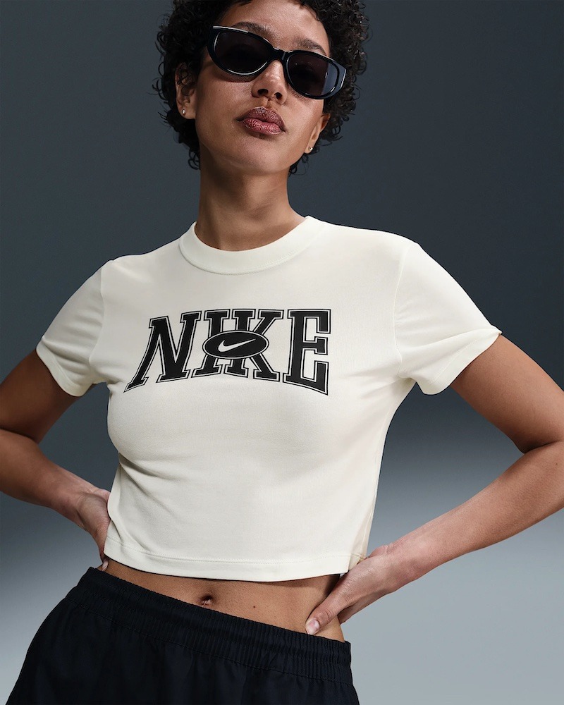 novità-nike-primavera-2025-donna-t-shirt
